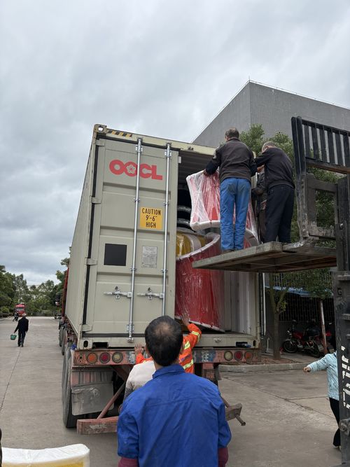 के बारे में नवीनतम कंपनी का मामला वाटर स्लाइड शिपिंग के लिए तैयार है