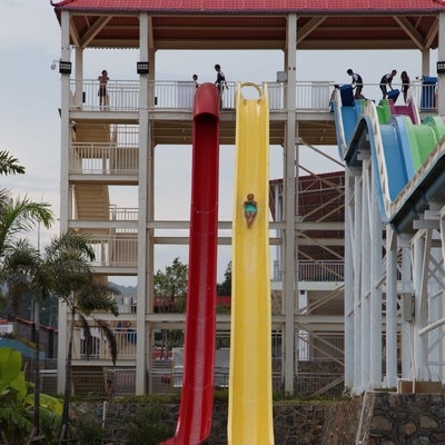 General Water Park Item Custom Water Slides , High Speed Adult Plastic Water Slide