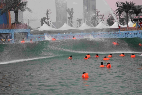 Aqua Park Wave Pool Equipment , Waterpark Wave Machine For Family Fun