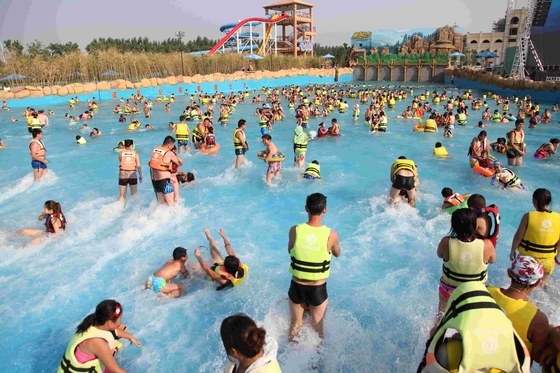 Family Fun Water Park Wave Pool for kids or adults / Water Park Project