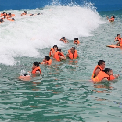 Biggest Outdoor Water Park Wave Pool Construction Strong Power With Stainless Steel Filter