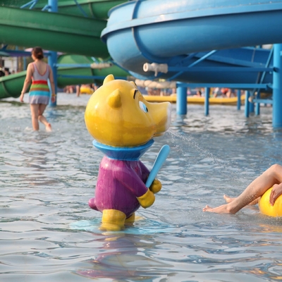 Funny Spray Park Equipment , Colored Spray Bear For Kids / Adults for Water Park