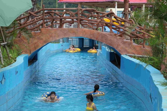 Swimming Pool Equipment Water Park Lazy River For Children / Family Fun Amusement Park