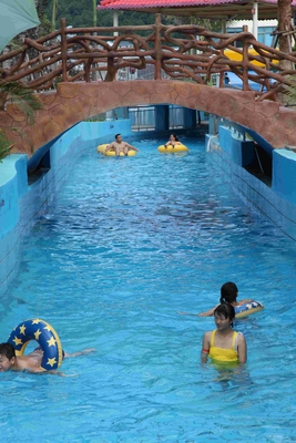 High - Pressure Air Pump Aqua Park Lazy River Fast Flowing Water Alongside