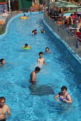 Giant Lazy Swimming Pool Commercial Water Park Equipment For Family