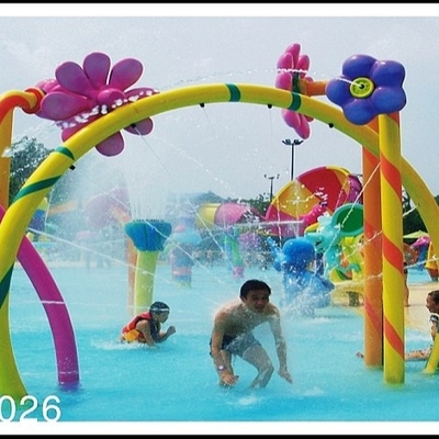 Outdoor Family Entertainment Spray Arched Door, Aqua Park Equipment For 5 - 10 persons