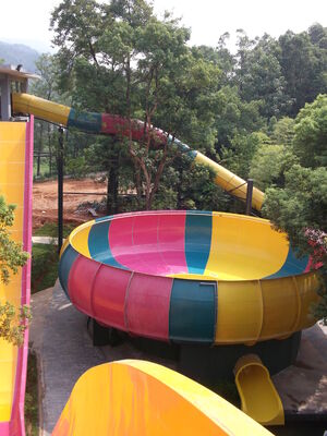स्टेनलेस स्टील समर्थन और अनुकूलित रंग विकल्पों के साथ सुपर बाउल स्लाइड डिजाइन की विशेषता वाले टिकाऊ एक्वा पार्क उपकरण
