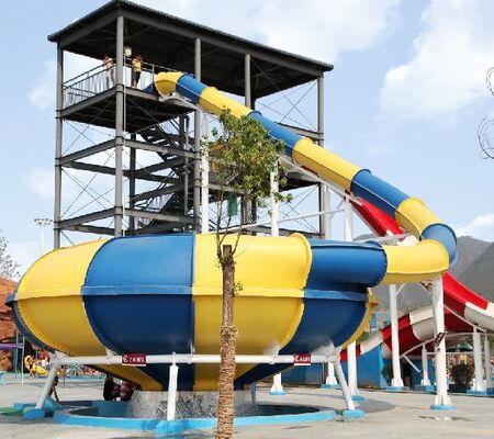 स्पेस बाउल वॉटर स्लाइड, 10.65 मीटर प्लेटफॉर्म ऊंचाई, 180 व्यक्ति क्षमता और हॉट-डिप गैल्वेनाइज्ड स्टील स्ट्रक्चर के साथ